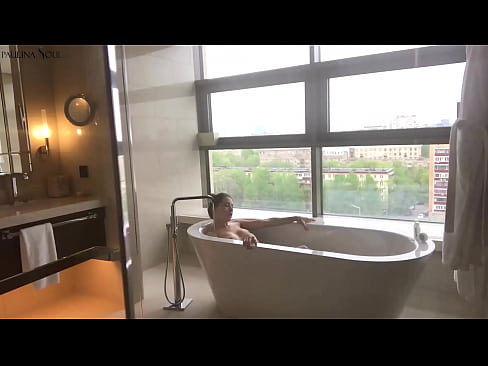 ❤️ Babe yang luar biasa ghairah jerking off dia di dalam bilik air ❤ Video persetan pada kami ﹏