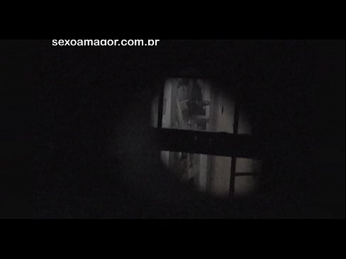 ❤️ Blondie dirakam video secara rahsia oleh intip kawasan kejiranan yang tersembunyi di sebalik batu bata kosong ❤ Video persetan  pada kami ﹏