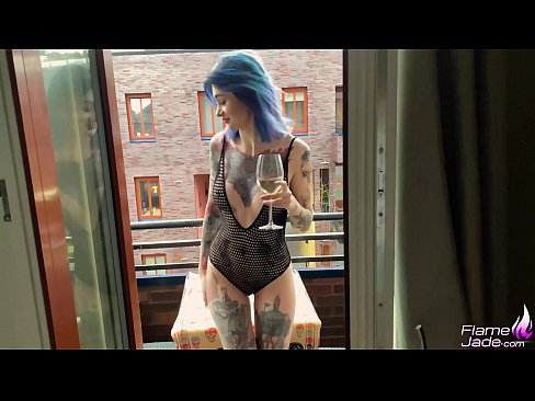 ❤️ Gadis Luar Biasa Menghisap dengan Tegukan dan Bersetubuh Dengan Ghairah Di Bawah Langit Terbuka ❤ Video persetan  pada kami ﹏